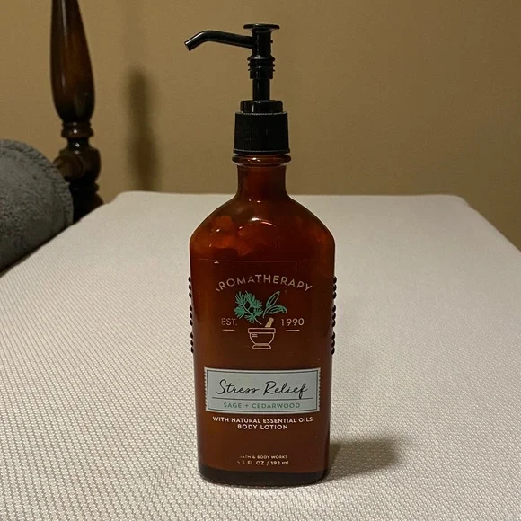 Aromatherapy Sage & Cedarwood Bath and Body Works Lotion - Picture 1 of 4